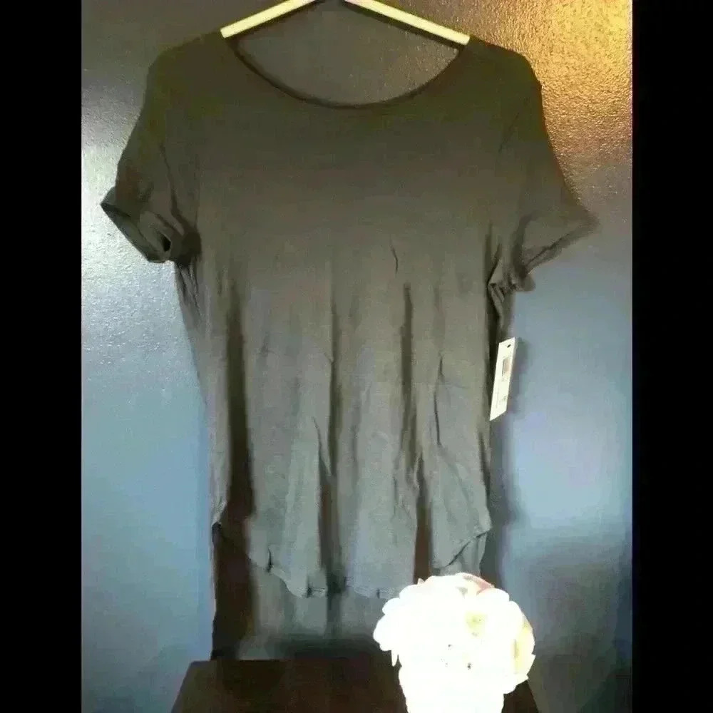❤️. 3 for $30 For the Republic gray top